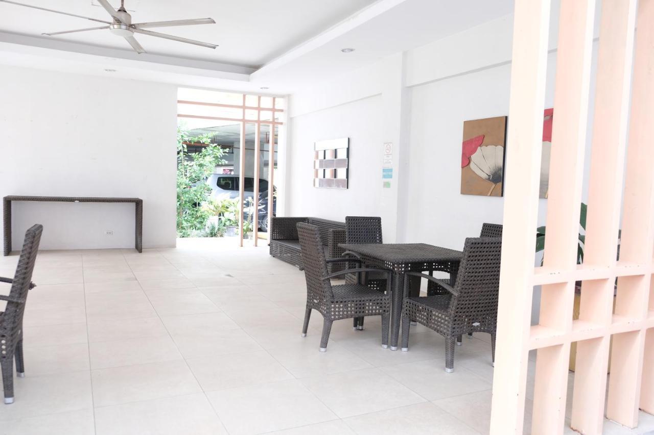 2-Bedroom Boutique City Condo - Newly Renovated! Cebu Bagian luar foto