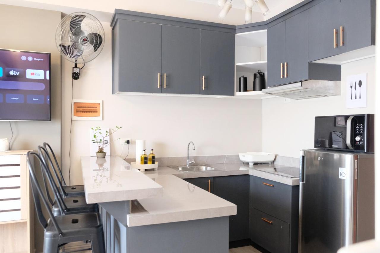 2-Bedroom Boutique City Condo - Newly Renovated! Cebu Bagian luar foto