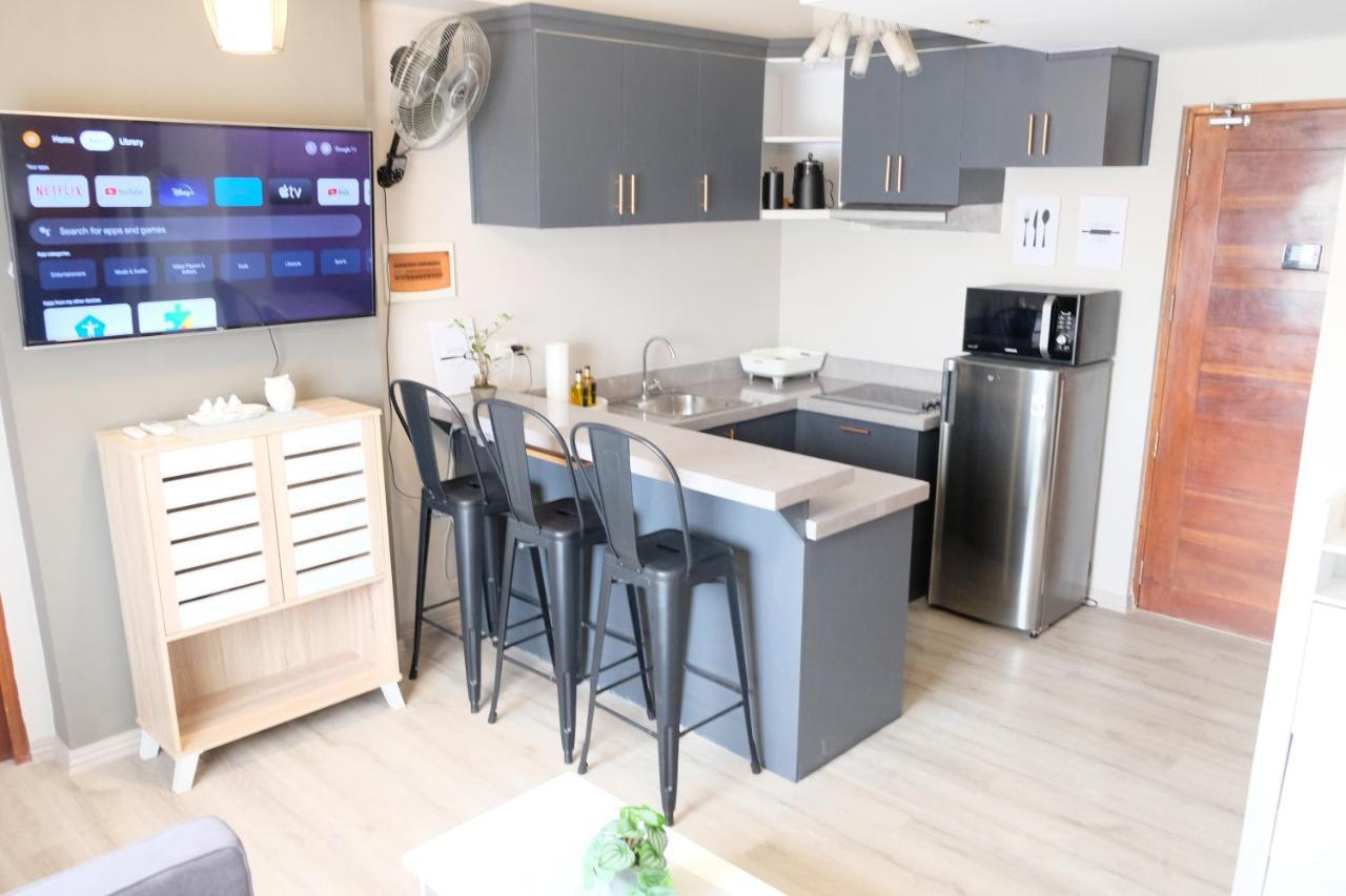 2-Bedroom Boutique City Condo - Newly Renovated! Cebu Bagian luar foto