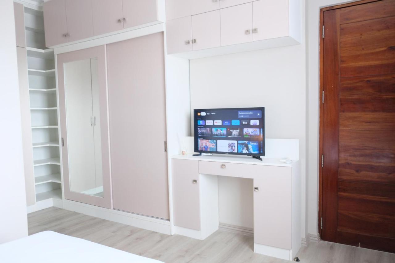2-Bedroom Boutique City Condo - Newly Renovated! Cebu Bagian luar foto