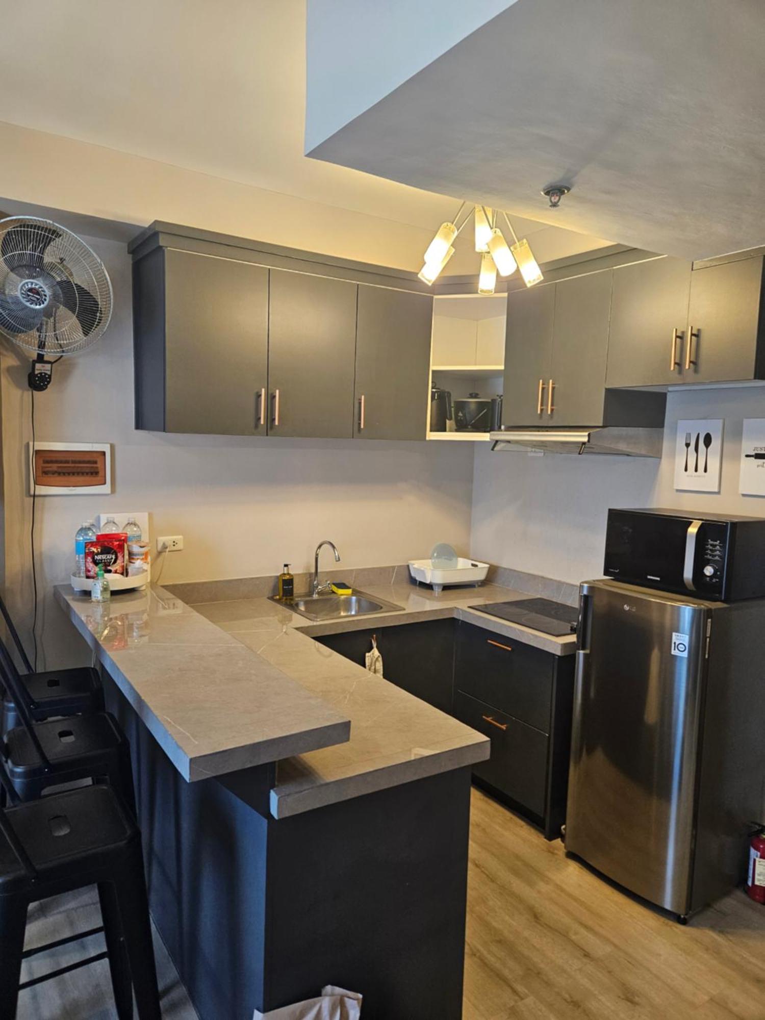 2-Bedroom Boutique City Condo - Newly Renovated! Cebu Bagian luar foto