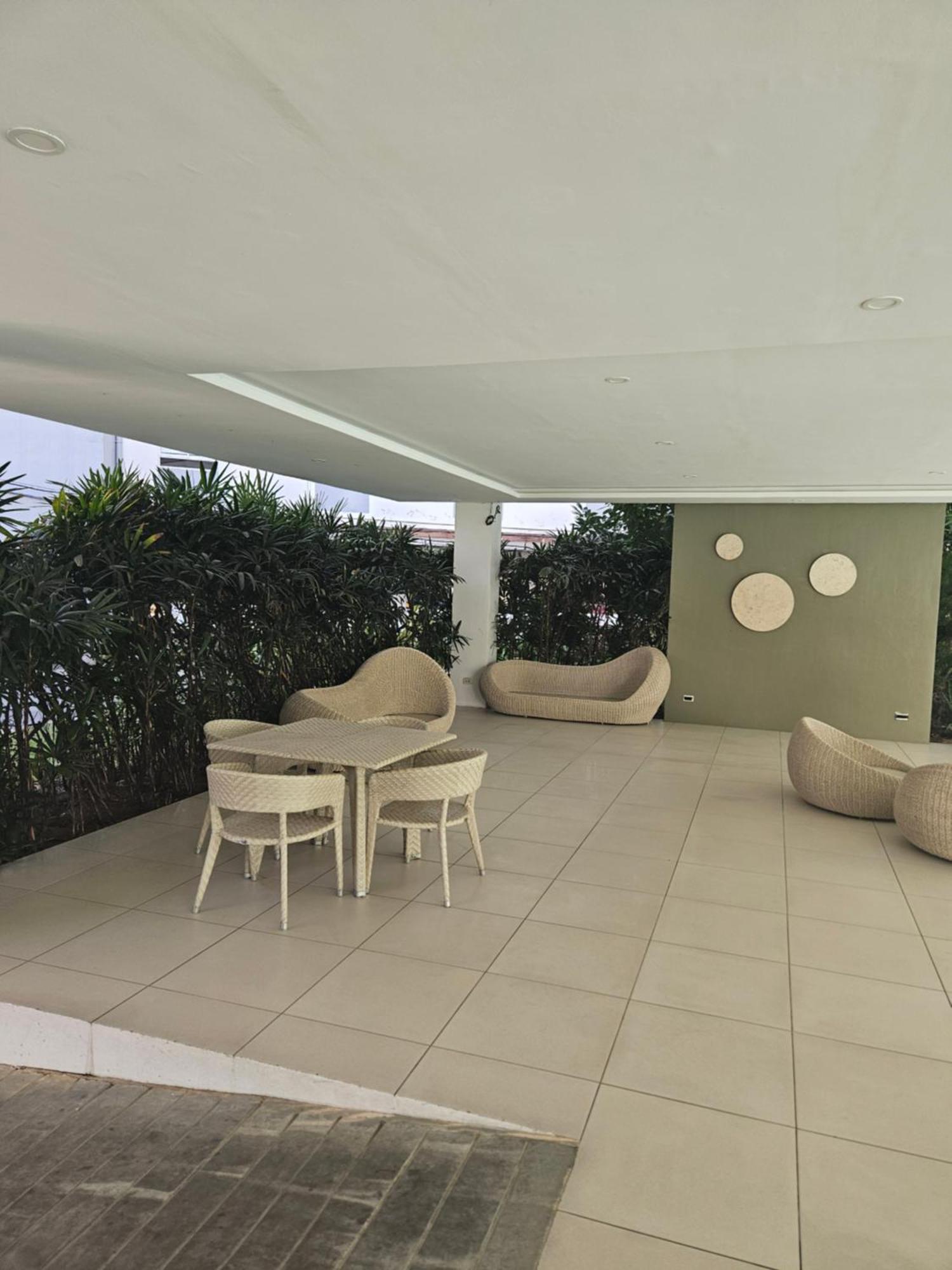 2-Bedroom Boutique City Condo - Newly Renovated! Cebu Bagian luar foto